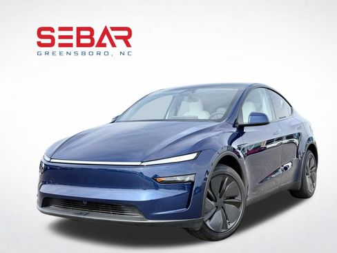 Used 2026 Tesla Model Y 2WD image 1