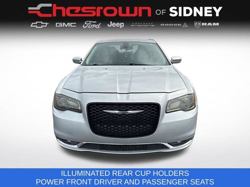 Used 2019 Chrysler 300 Touring L w/ Quick Order Package 22F RWD image 8