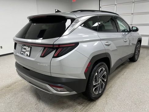 Used 2025 Hyundai Tucson Limited AWD/4WD image 9