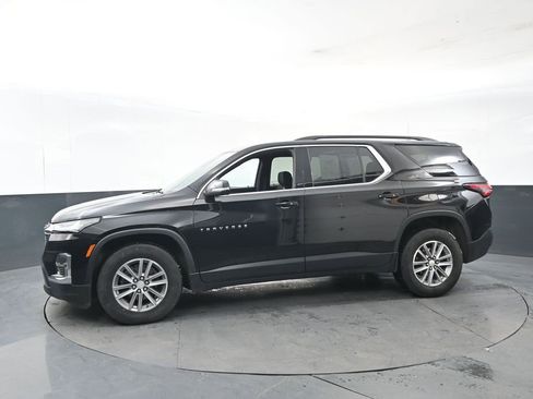 Certified 2022 Chevrolet Traverse LT image 2