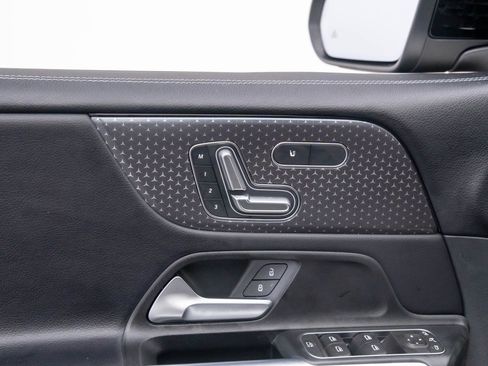 New 2026 Mercedes-Benz GLB 250 4MATIC image 15