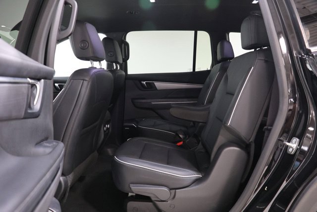 Used 2025 Buick Enclave Preferred FWD image 28