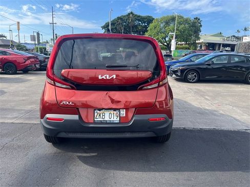 Used 2022 Kia Soul LX image 6