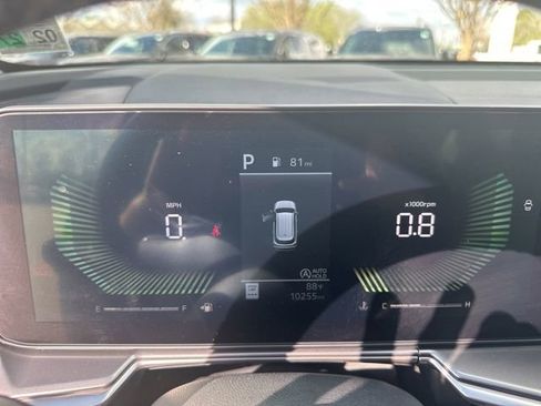 Used 2025 Kia Sorento S image 11