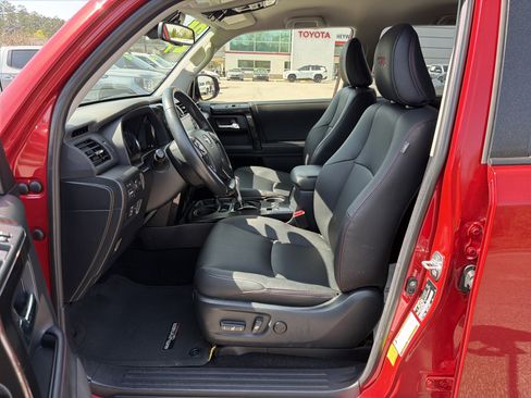 Certified 2024 Toyota 4Runner TRD Off-Road Premium image 19