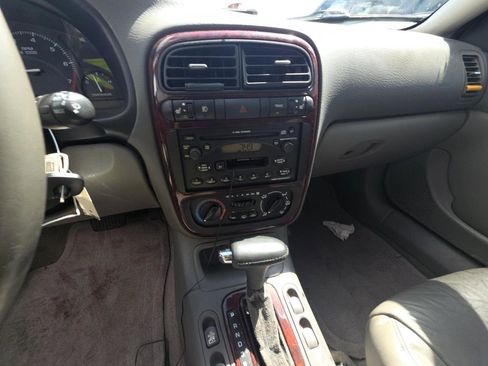 Used 2002 Saturn L-Series LW300 w/ Premium Pkg image 13