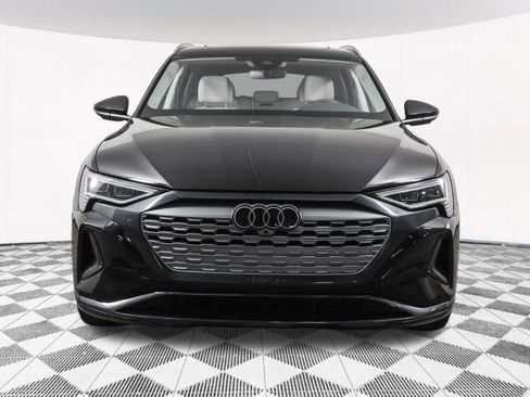 Used 2024 Audi Q8 e-tron Premium Plus w/ Premium Plus Package image 10