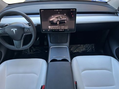 Used 2023 Tesla Model Y Long Range AWD/4WD image 5