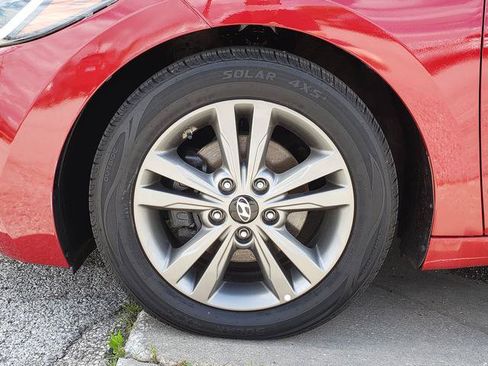 Used 2018 Hyundai Elantra SEL FWD image 27