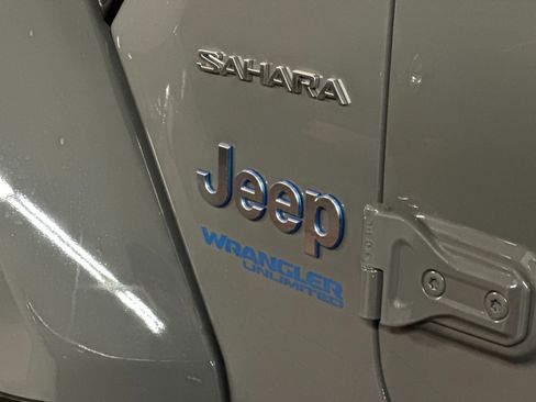 Used 2022 Jeep Wrangler Unlimited Sahara w/ Safety Group image 26