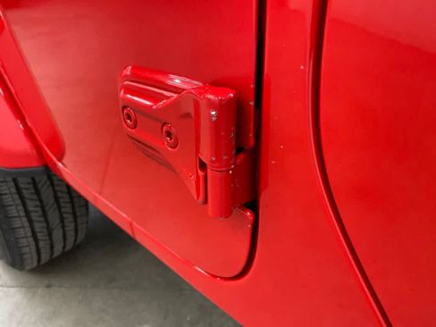 Used 2026 Jeep Wrangler Unlimited Sahara AWD/4WD image 31