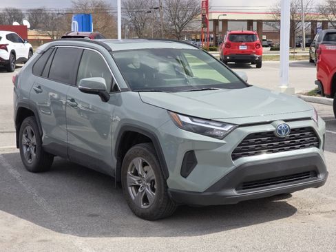 Used 2023 Toyota RAV4 XLE w/ Convenience Package image 2
