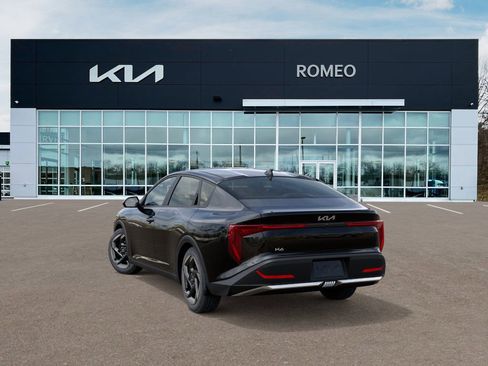 New 2025 Kia K4 EX image 4