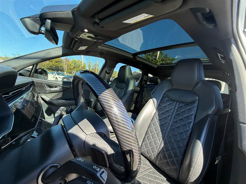 Used 2021 Audi SQ7 Premium Plus w/ Driver Assistance Package AWD/4WD image 12