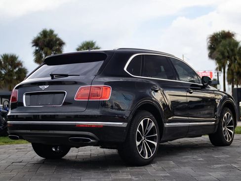 Used 2017 Bentley Bentayga AWD/4WD image 13
