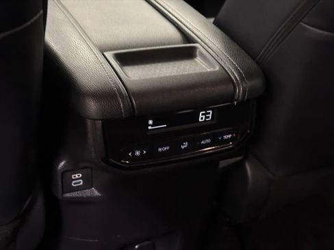 Used 2025 Toyota Grand Highlander AWD Hybrid image 17