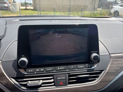 Used 2025 Nissan Altima 2.5 SV image 22