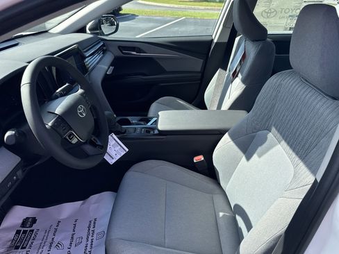 New 2025 Toyota Camry LE w/ Convenience Package image 13