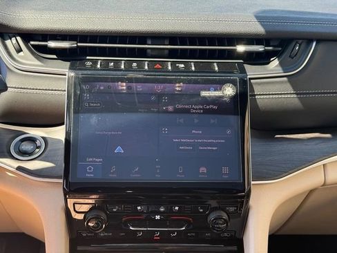 New 2025 Jeep Grand Cherokee Limited w/ Luxury Tech Group II image 18