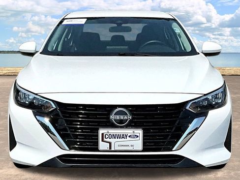 Used 2024 Nissan Sentra SV FWD image 2