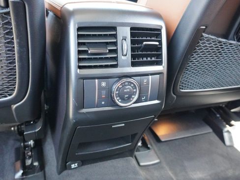 Used 2019 Mercedes-Benz GLS 550 4MATIC image 32