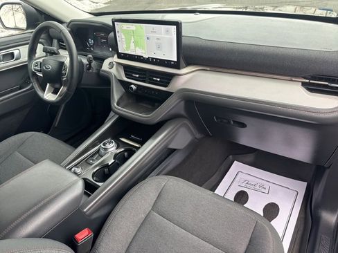 Certified 2025 Ford Explorer Active image 18