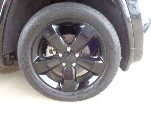 Used 2015 Jeep Grand Cherokee Altitude AWD/4WD image 9