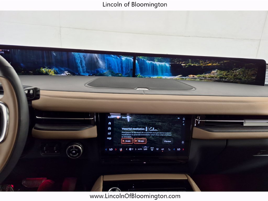 New 2025 Lincoln Navigator L Black Label AWD/4WD image 24