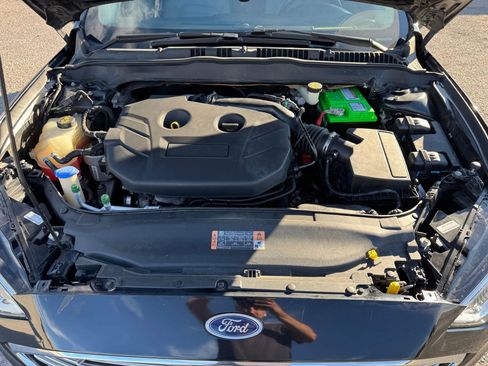 Used 2017 Ford Fusion SE w/ Fusion SE Technology Package image 33