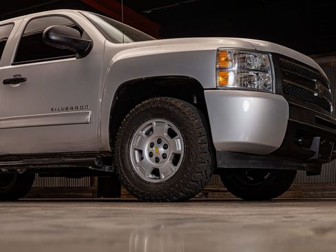 Used 2011 Chevrolet Silverado 1500 LT AWD/4WD image 11