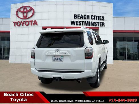Used 2014 Toyota 4Runner SR5 RWD image 11