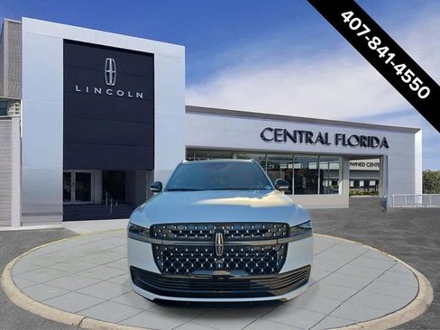 New 2026 Lincoln Navigator Black Label AWD/4WD image 2