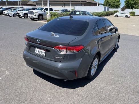 Used 2024 Toyota Corolla LE w/ LE Convenience Package image 7