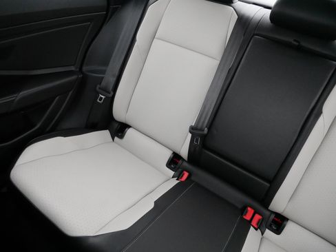 Used 2019 Volkswagen Jetta R-Line image 12