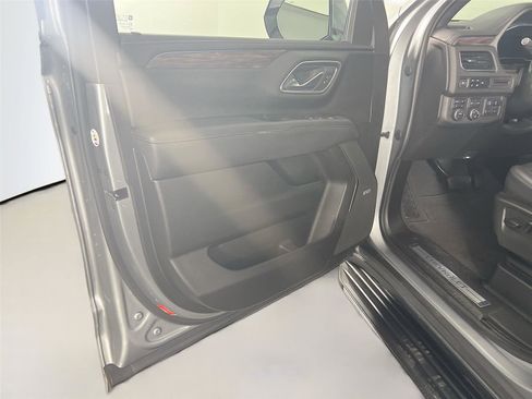 Used 2023 Chevrolet Tahoe LT w/ Luxury Package image 16