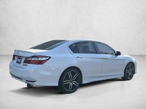 Used 2017 Honda Accord Sport Special Edition image 5