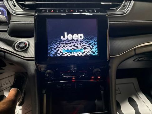 Used 2023 Jeep Grand Cherokee L Laredo AWD/4WD image 8