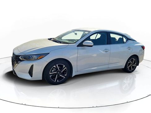 Used 2024 Nissan Sentra SV image 2