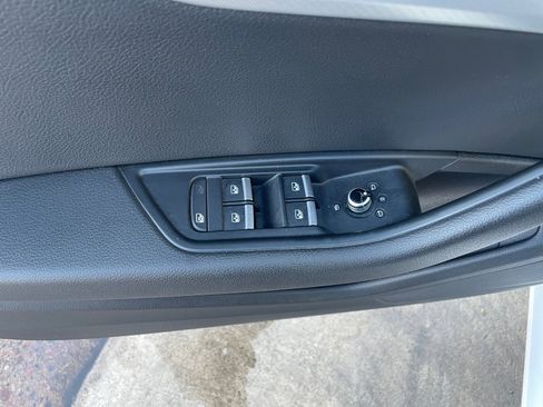 Used 2017 Audi A4 2.0T Premium w/ Convenience Package AWD/4WD image 17