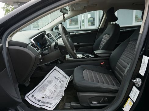 Used 2016 Ford Fusion SE FWD image 13