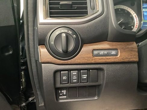 Used 2017 Nissan Titan Platinum Reserve w/ Off-Road Package AWD/4WD image 31