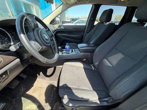 Used 2011 Jeep Grand Cherokee Laredo AWD/4WD image 5