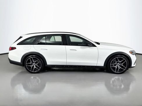 Used 2025 Mercedes-Benz E 450 4MATIC All-Terrain Wagon w/ MBUS Superscreen Package image 4