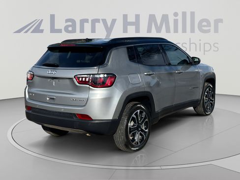 Used 2024 Jeep Compass Limited AWD/4WD image 5