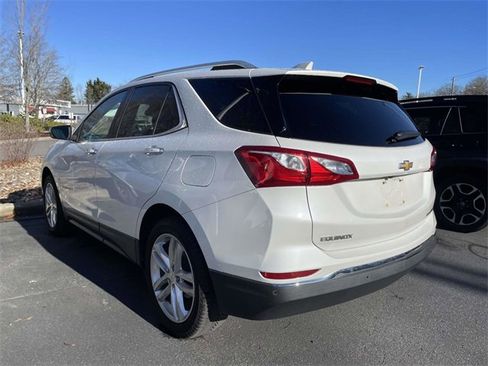 Used 2018 Chevrolet Equinox Premier image 2