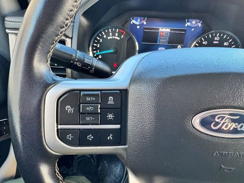 Used 2024 Ford Expedition Limited image 16