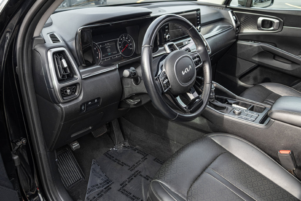 Used 2023 Kia Sorento S w/ Panoramic Sunroof Package FWD image 15
