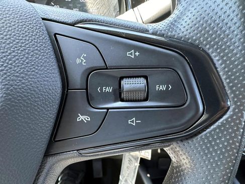 Used 2024 Chevrolet Trax LS w/ LS Convenience Package FWD image 15