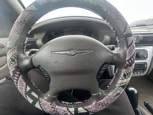 Used 2006 Chrysler Sebring Touring image 18