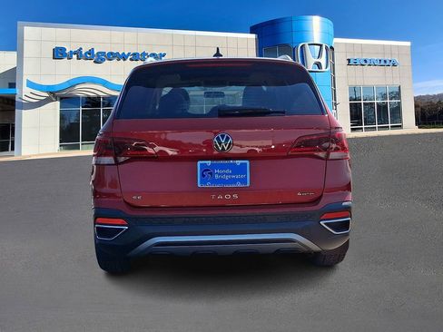 Used 2022 Volkswagen Taos SE w/ Panoramic Sunroof Package image 5